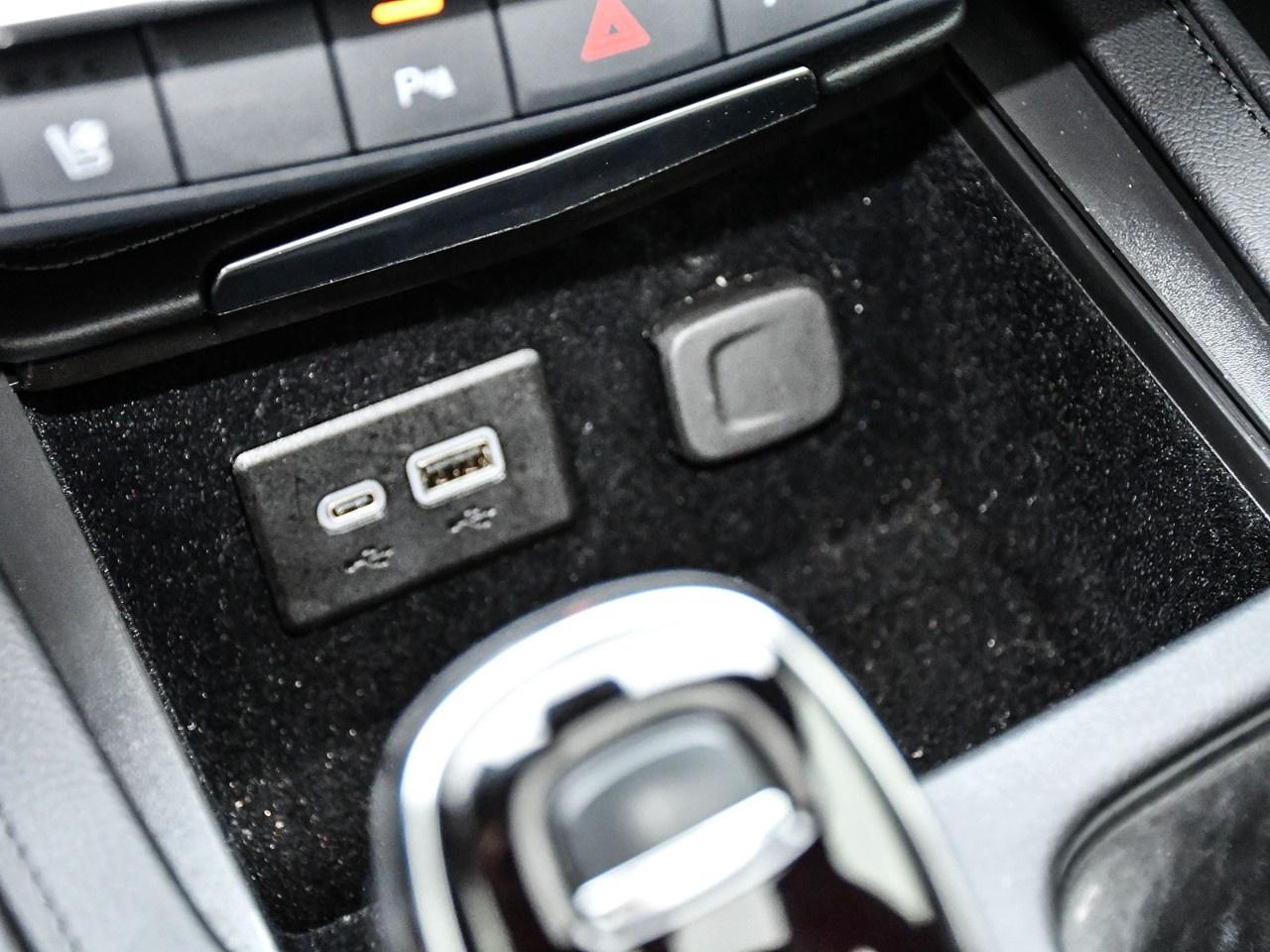 2024 Cadillac XT4 AWD 4dr Sport Photo