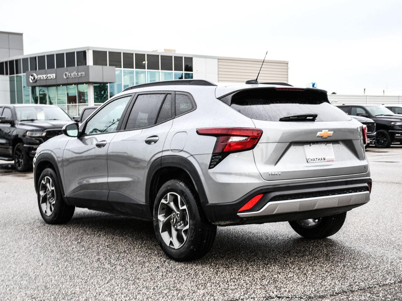 2025 Chevrolet Trax Fwd 4dr Lt Photo5