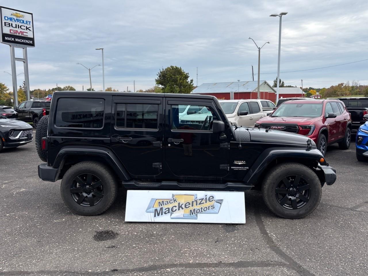 2015 Jeep Wrangler Unlimited Sahara Photo