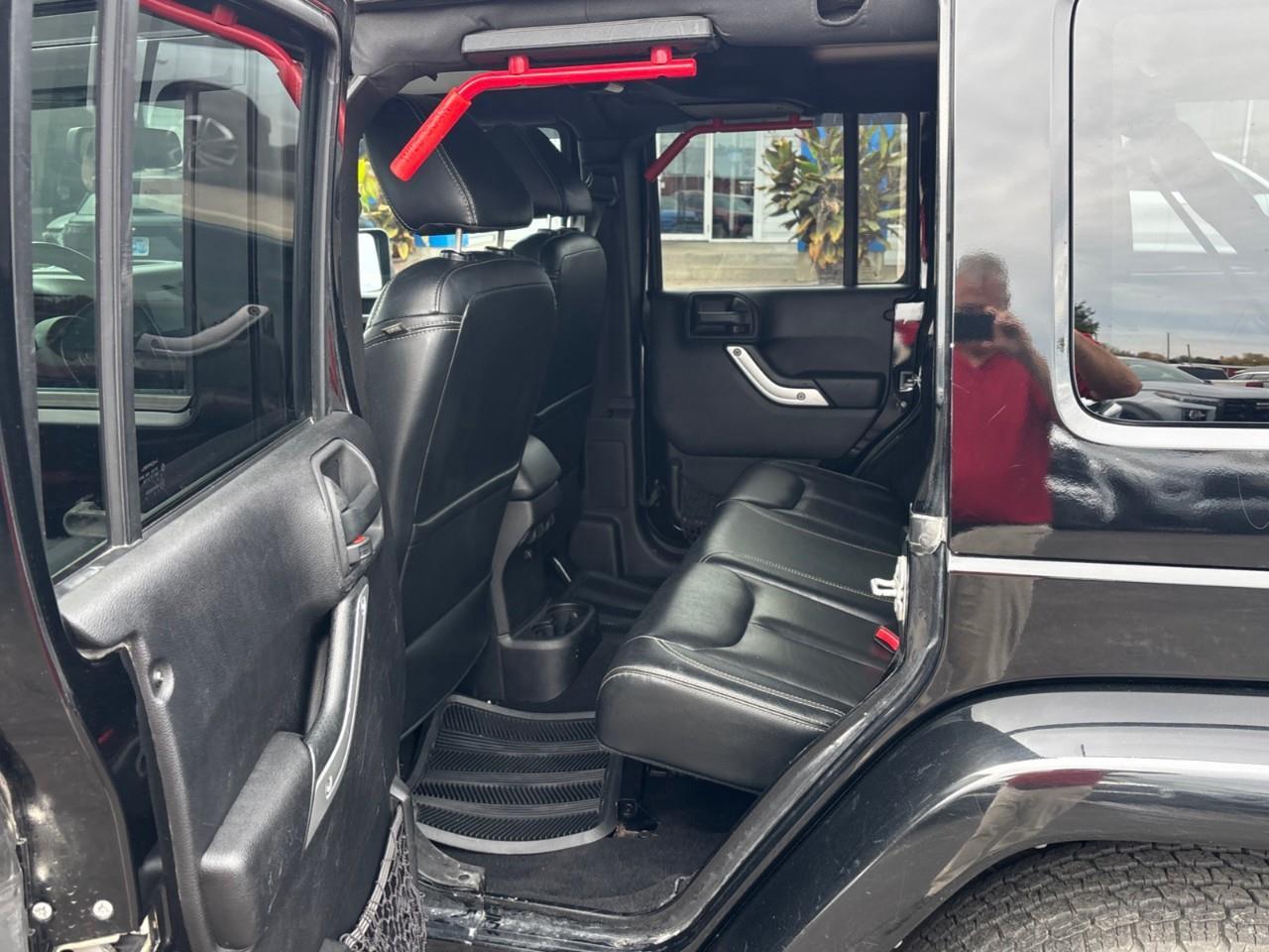 2015 Jeep Wrangler Unlimited Sahara Photo