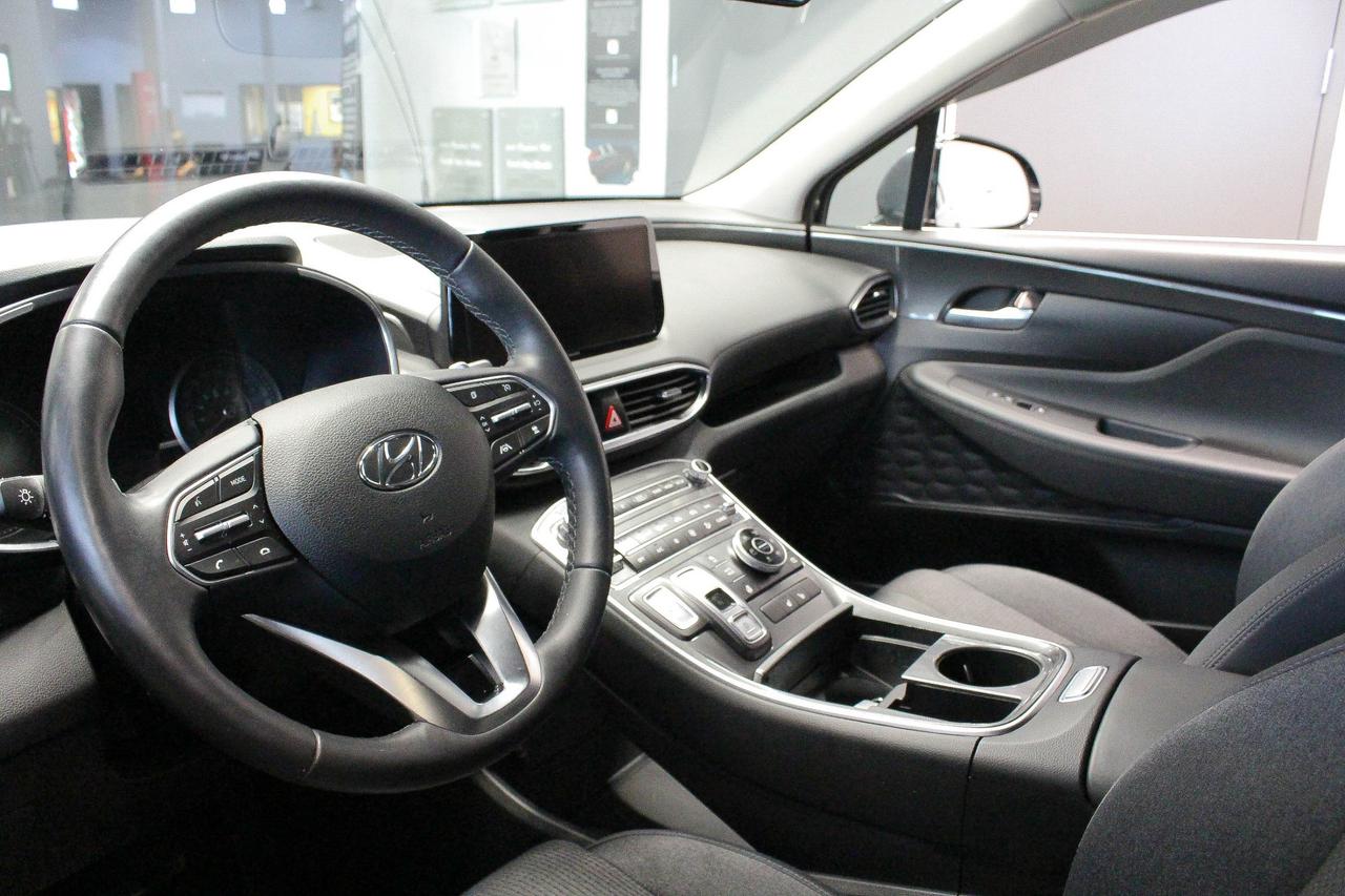 2023 Hyundai Santa Fe Preferred CLOTH UPHOLSTERY - APPLE CARPLAY AND ANDROID AUTO - NAVIGATION Photo