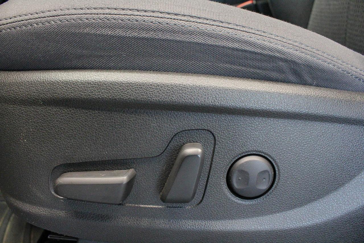 2023 Hyundai Santa Fe Preferred CLOTH UPHOLSTERY - APPLE CARPLAY AND ANDROID AUTO - NAVIGATION Photo