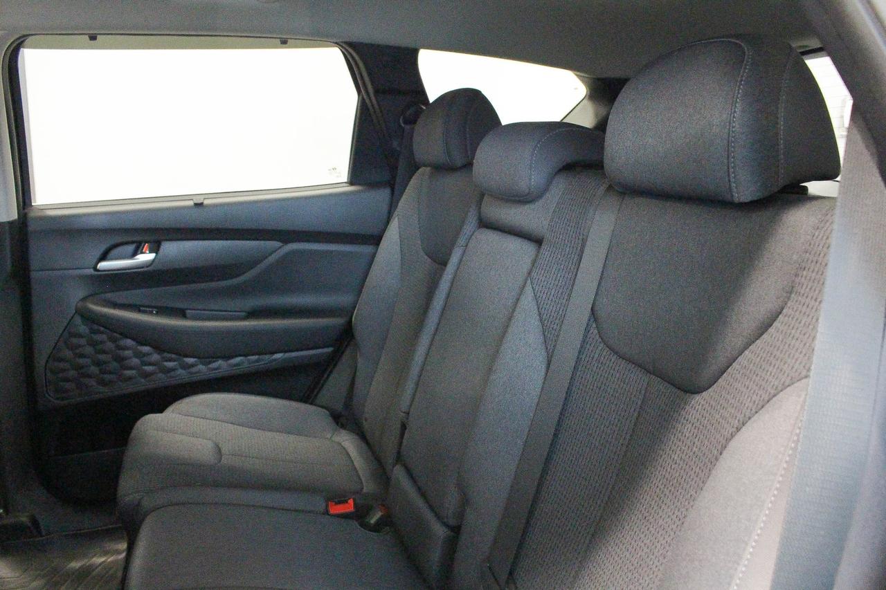 2023 Hyundai Santa Fe Preferred CLOTH UPHOLSTERY - APPLE CARPLAY AND ANDROID AUTO - NAVIGATION Photo