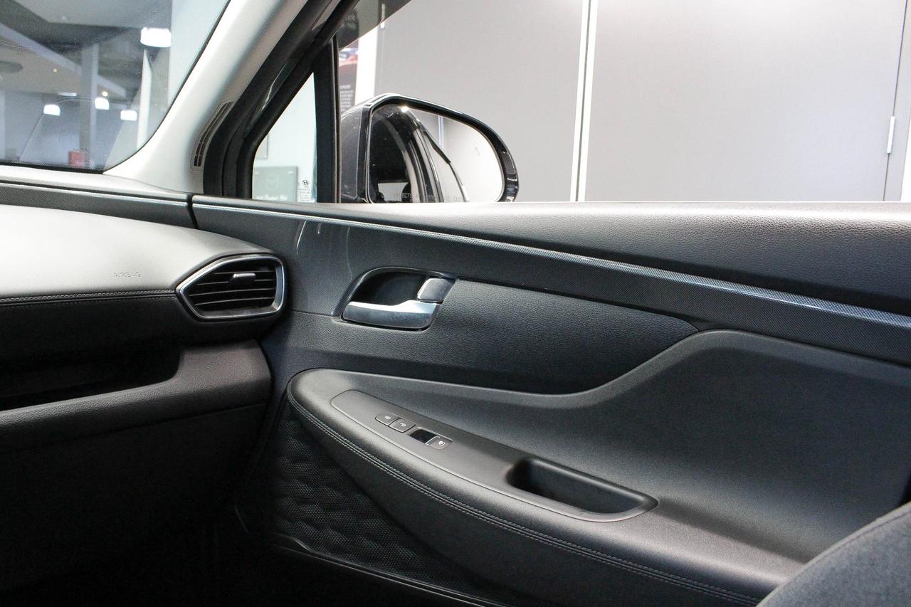2023 Hyundai Santa Fe Preferred CLOTH UPHOLSTERY - APPLE CARPLAY AND ANDROID AUTO - NAVIGATION Photo