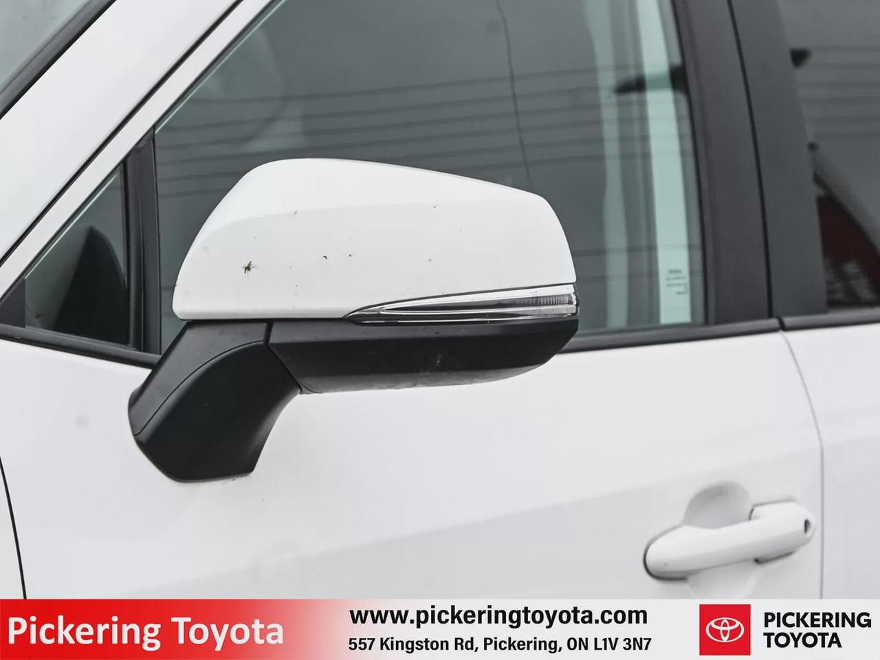 2024 Toyota RAV4 Hybrid XLE Photo2
