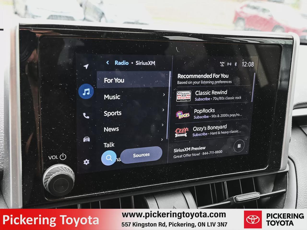 2024 Toyota RAV4 Hybrid XLE Photo