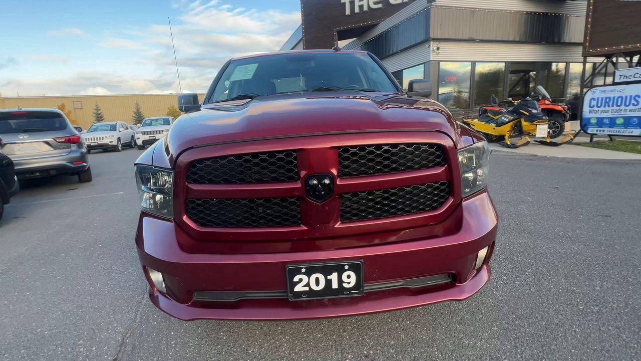 2019 RAM 1500 Classic ST 4x4, 6 PASSENGER, HEATED SEATS, REVERSE CAM, CRUISE CONTROL, BLUETOOTH!! Photo2