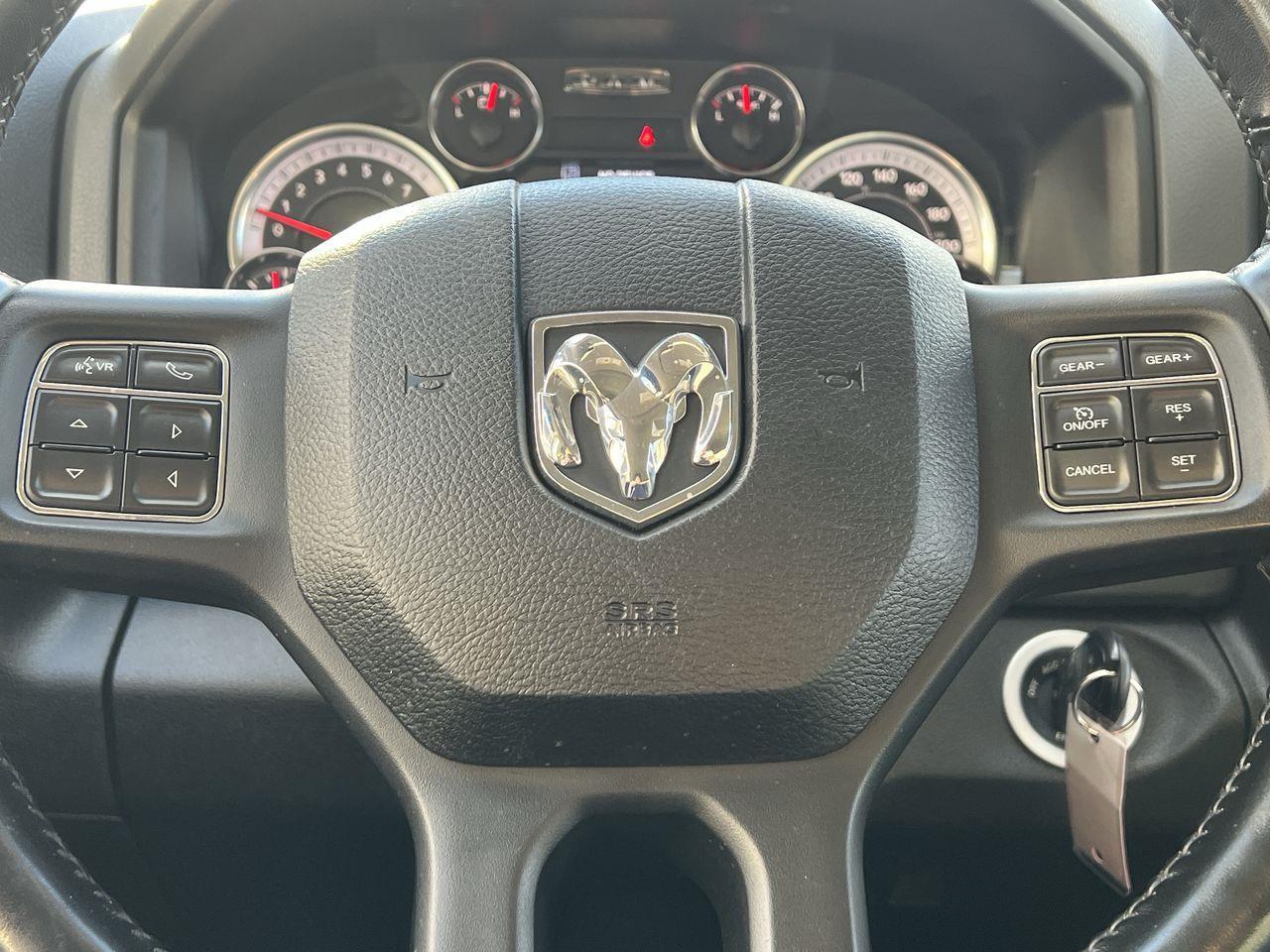 2019 RAM 1500 Classic ST 4x4, 6 PASSENGER, HEATED SEATS, REVERSE CAM, CRUISE CONTROL, BLUETOOTH!! Photo