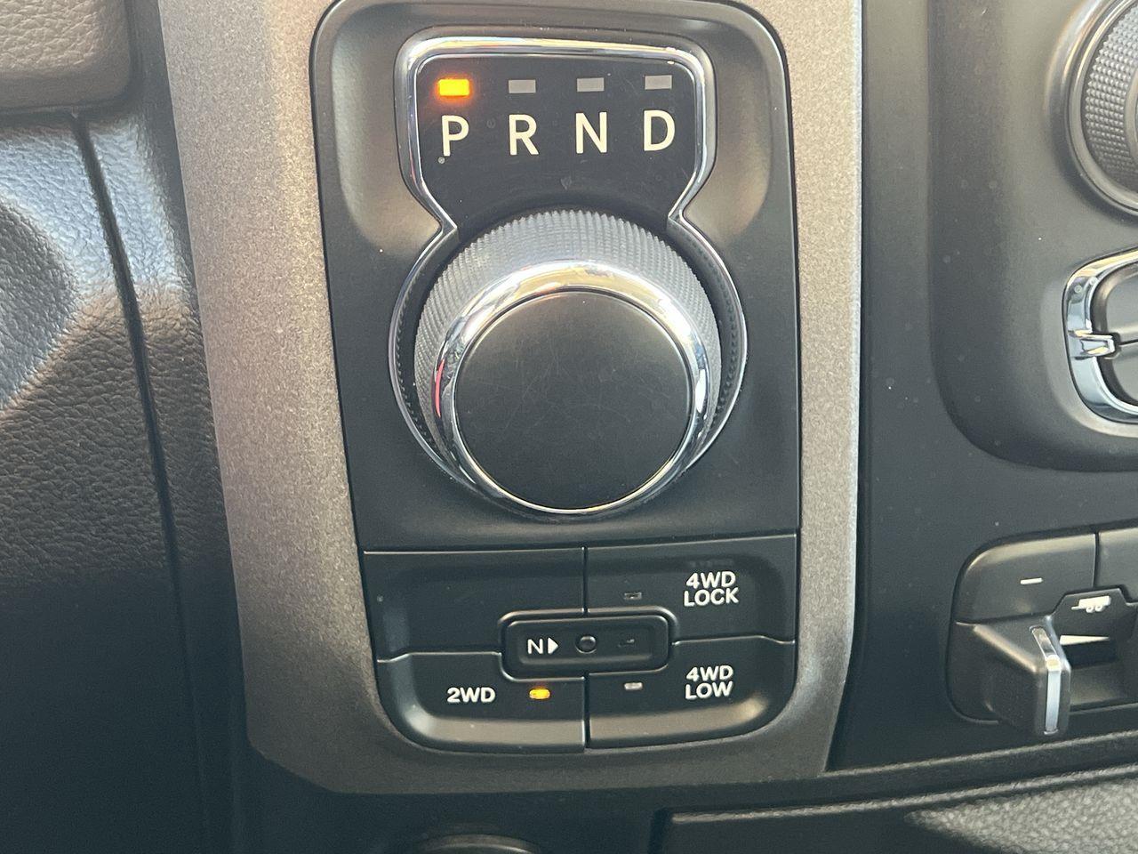 2019 RAM 1500 Classic ST 4x4, 6 PASSENGER, HEATED SEATS, REVERSE CAM, CRUISE CONTROL, BLUETOOTH!! Photo