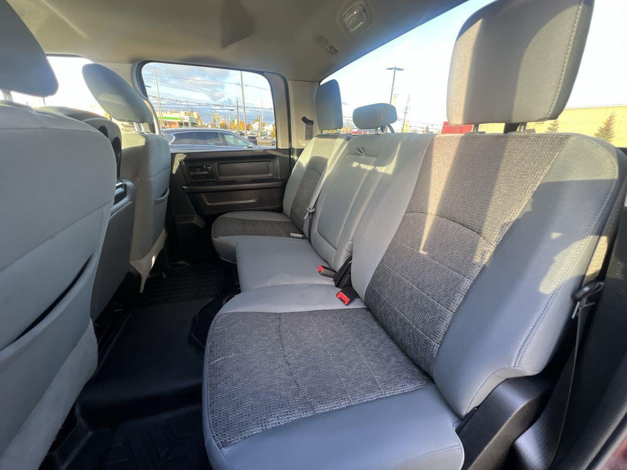 2019 RAM 1500 Classic ST 4x4, 6 PASSENGER, HEATED SEATS, REVERSE CAM, CRUISE CONTROL, BLUETOOTH!! Photo
