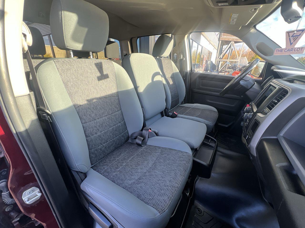 2019 RAM 1500 Classic ST 4x4, 6 PASSENGER, HEATED SEATS, REVERSE CAM, CRUISE CONTROL, BLUETOOTH!! Photo
