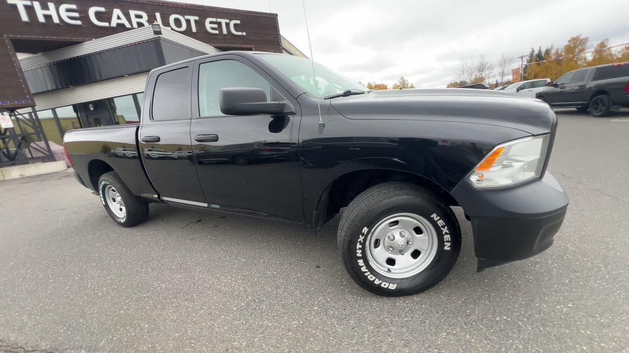 2022 RAM 1500 Classic Tradesman 4x4, 6 PASSENGER, CRUISE CONTROL, REVERSE CAM, BLUETOOTH!! Photo