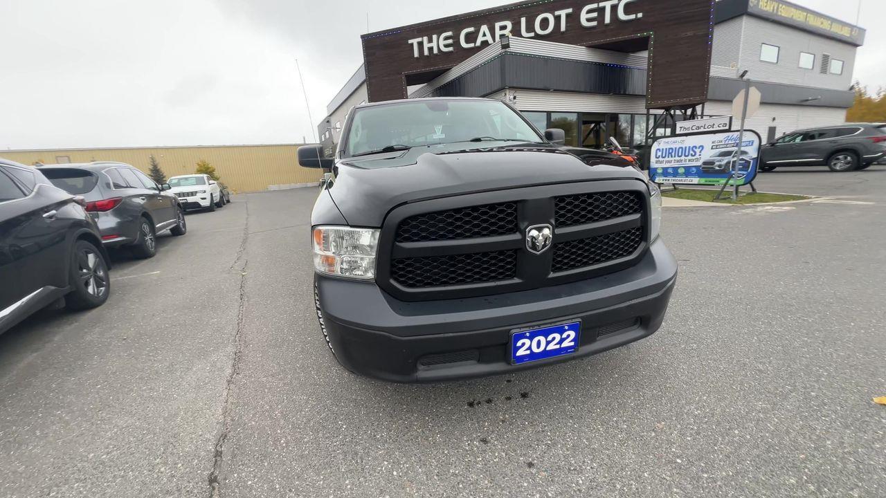 2022 RAM 1500 Classic Tradesman 4x4, 6 PASSENGER, CRUISE CONTROL, REVERSE CAM, BLUETOOTH!! Photo