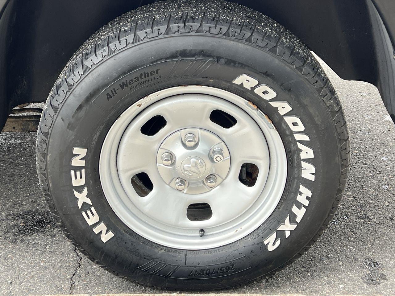 2022 RAM 1500 Classic Tradesman 4x4, 6 PASSENGER, CRUISE CONTROL, REVERSE CAM, BLUETOOTH!! Photo