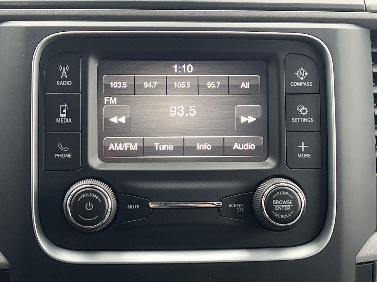 2022 RAM 1500 Classic Tradesman 4x4, 6 PASSENGER, CRUISE CONTROL, REVERSE CAM, BLUETOOTH!! Photo