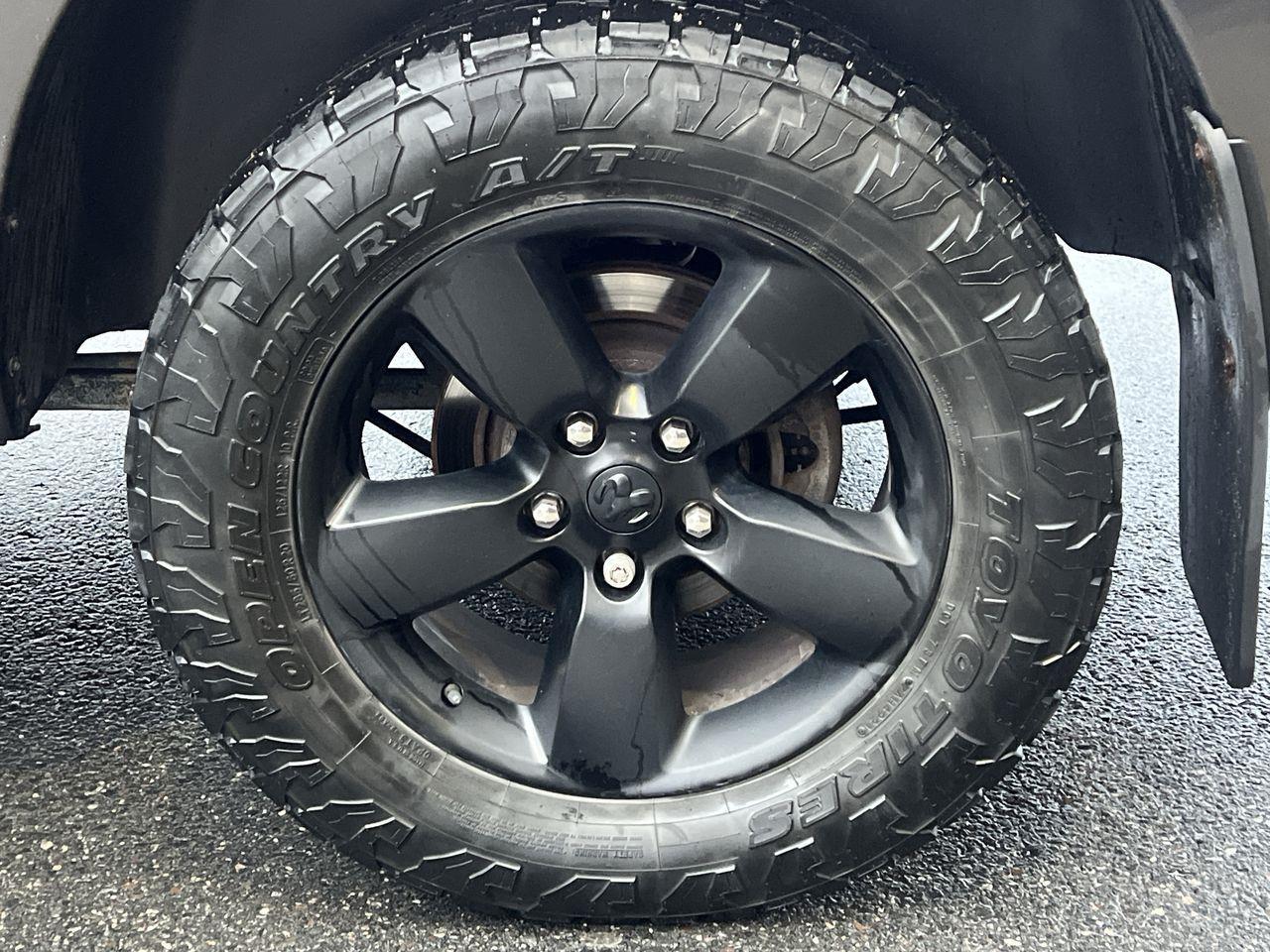 2021 RAM 1500 Classic Tradesman PREVIOUS DAILY RENTAL, 4x4, 6 PASSENGER, BLUETOOTH, CRUISE CONTROL, REVERSE CAM!! Photo