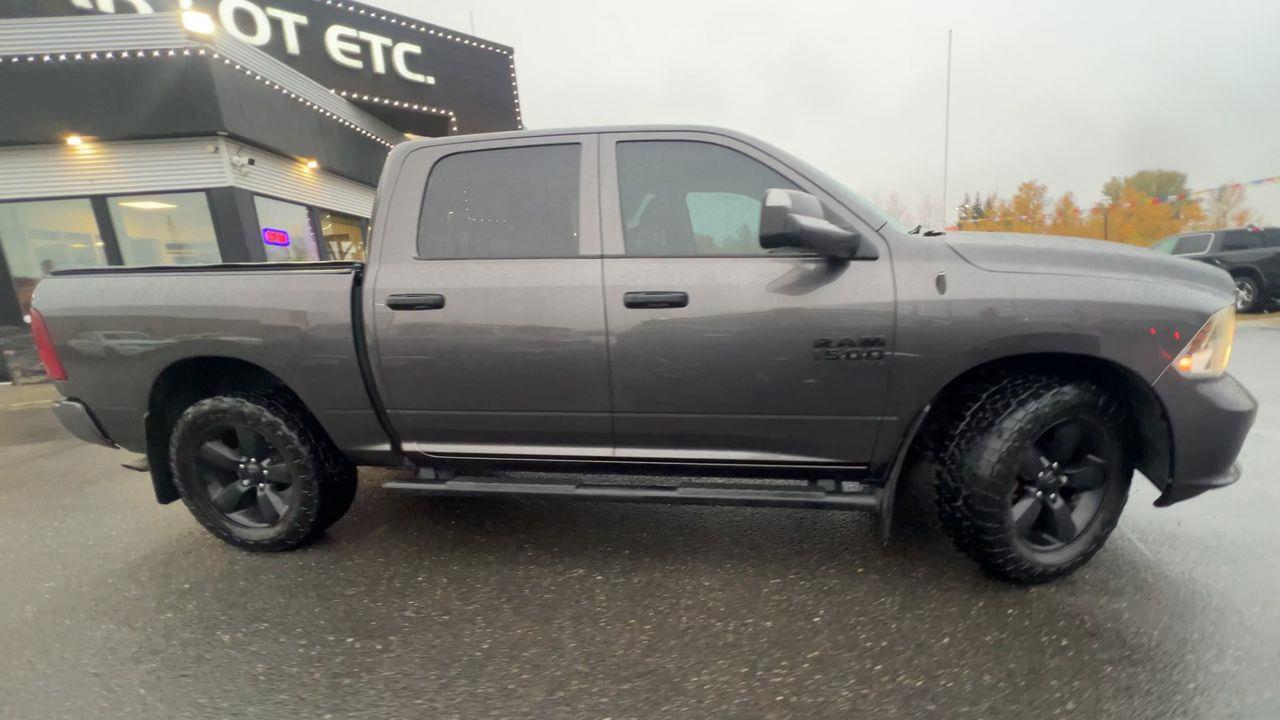 2021 RAM 1500 Classic Tradesman PREVIOUS DAILY RENTAL, 4x4, 6 PASSENGER, BLUETOOTH, CRUISE CONTROL, REVERSE CAM!! Photo