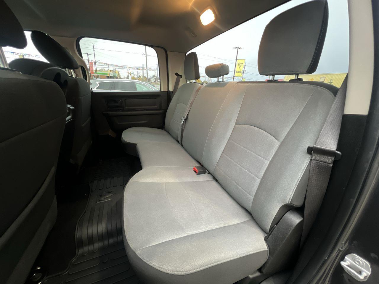 2021 RAM 1500 Classic Tradesman PREVIOUS DAILY RENTAL, 4x4, 6 PASSENGER, BLUETOOTH, CRUISE CONTROL, REVERSE CAM!! Photo