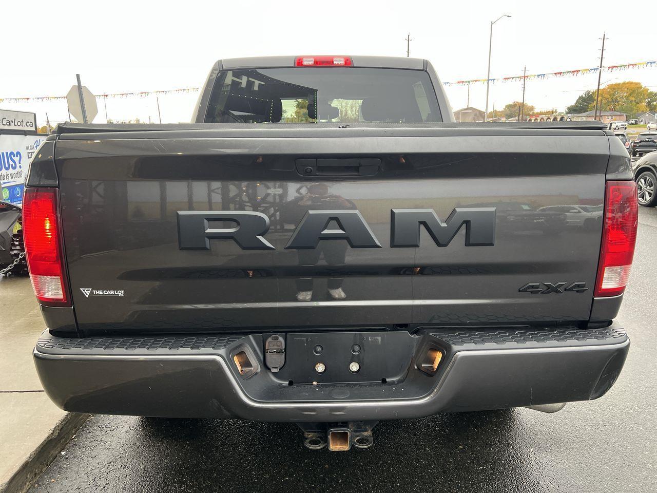 2021 RAM 1500 Classic Tradesman PREVIOUS DAILY RENTAL, 4x4, 6 PASSENGER, BLUETOOTH, CRUISE CONTROL, REVERSE CAM!! Photo
