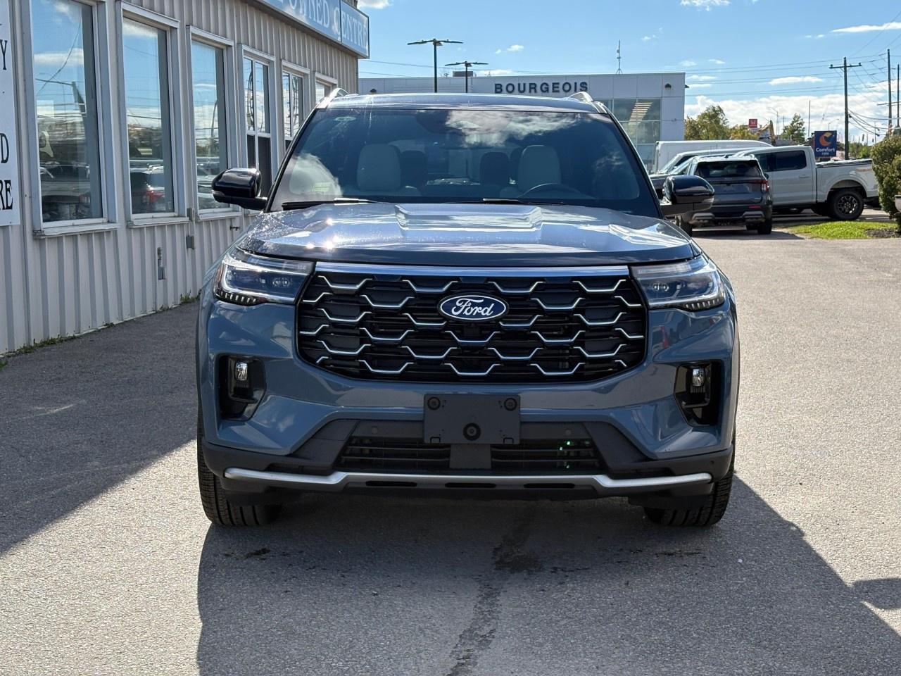 2027 Ford Explorer Platinum 4WD Photo