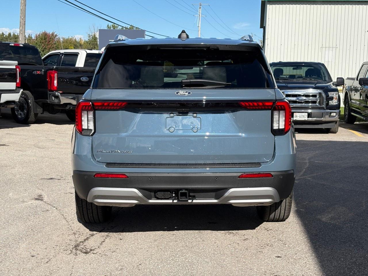 2027 Ford Explorer Platinum 4WD Photo