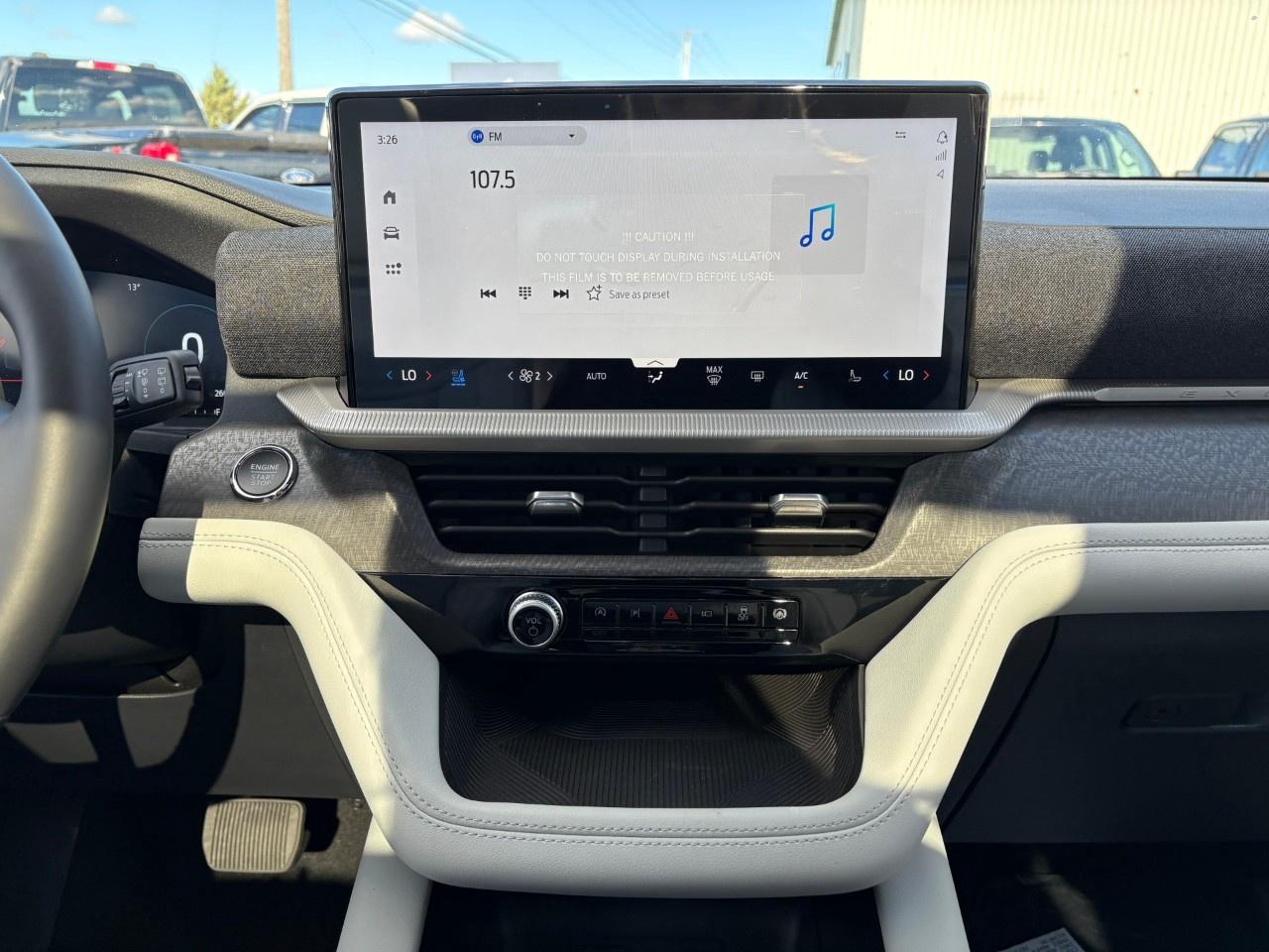 2027 Ford Explorer Platinum 4WD Photo