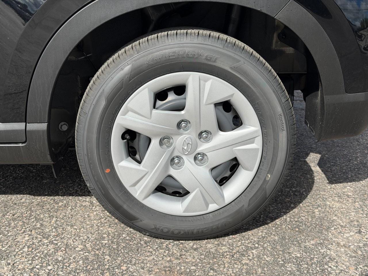 2026 Hyundai Venue Essential IVT Photo