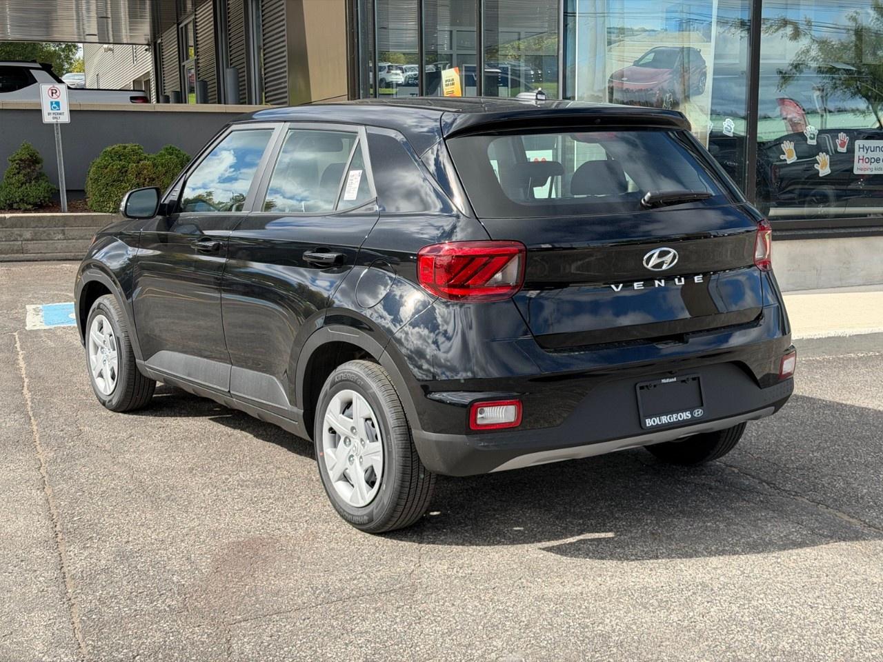 2026 Hyundai Venue Essential IVT Photo