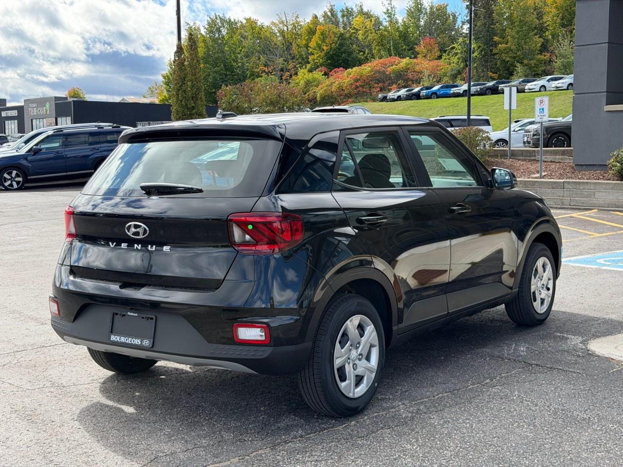 2026 Hyundai Venue Essential IVT Photo