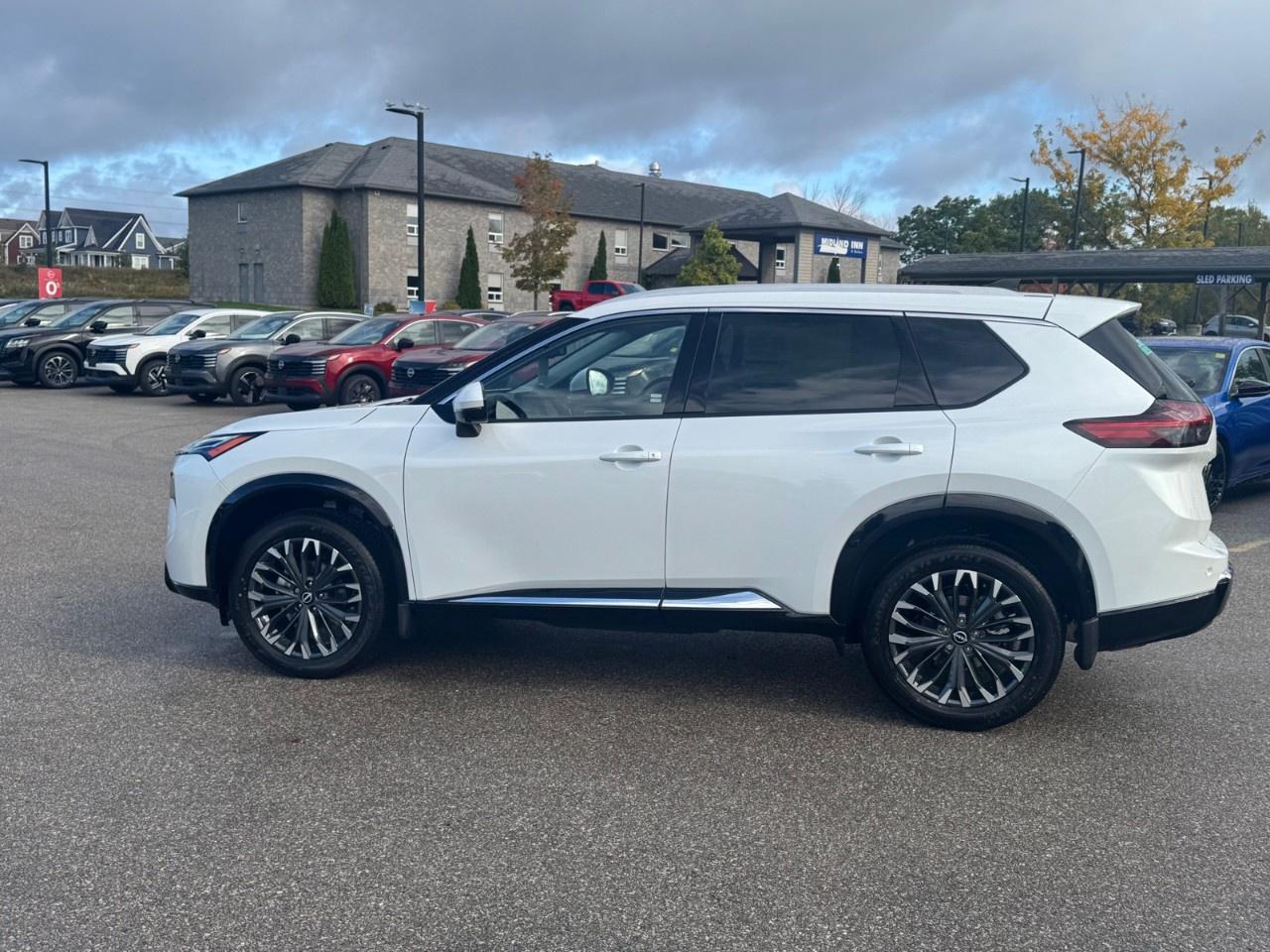 2026 Nissan Rogue AWD Platinum Photo