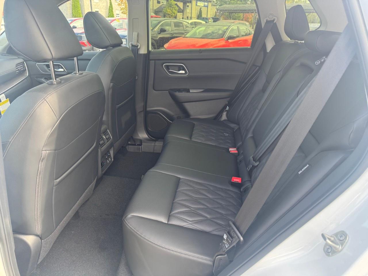 2026 Nissan Rogue AWD Platinum Photo