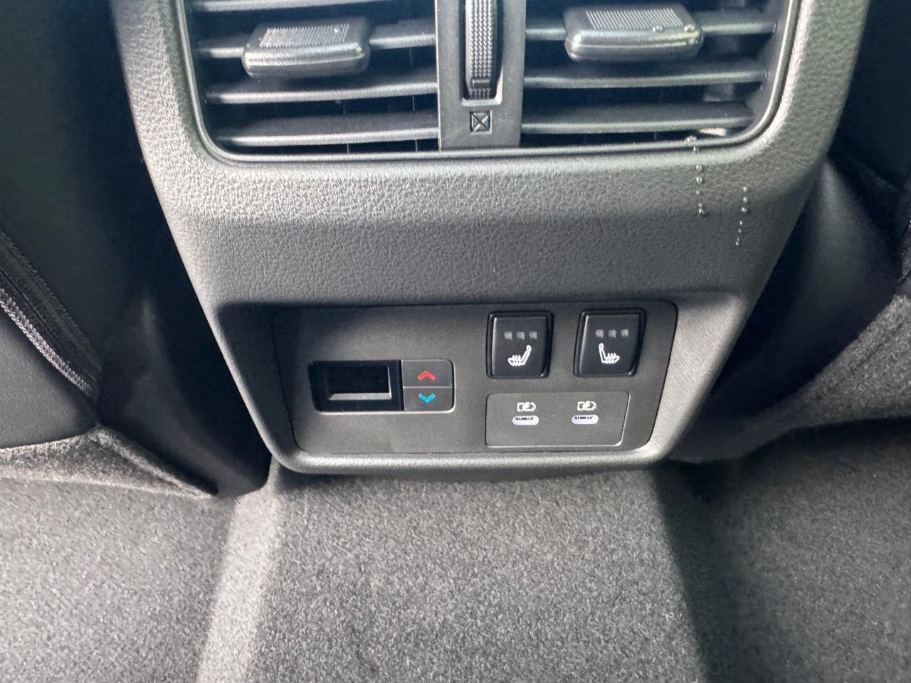 2026 Nissan Rogue AWD Platinum Photo