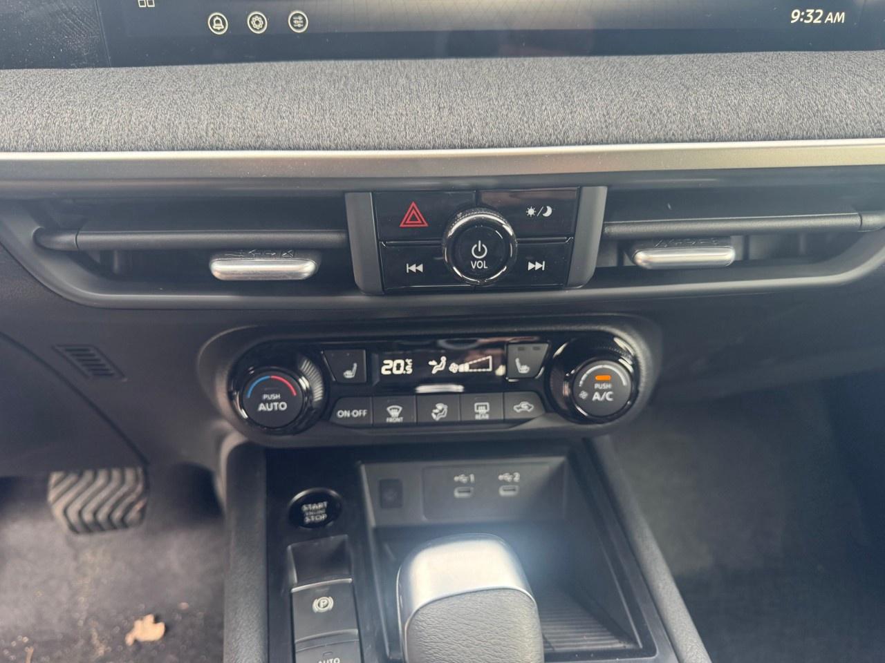 2027 Nissan Kicks SV AWD Photo