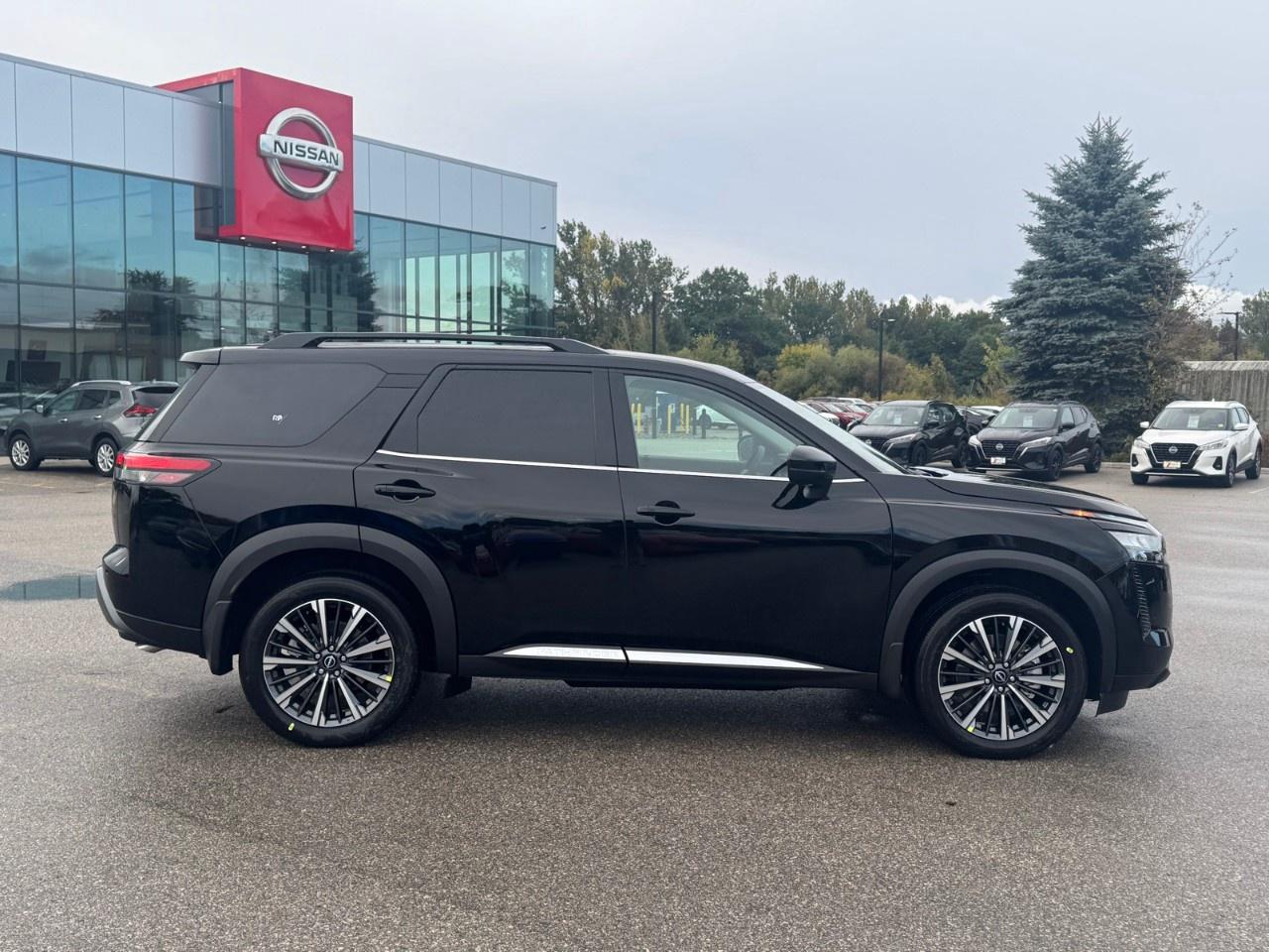 2026 Nissan Pathfinder Platinum 4WD Photo