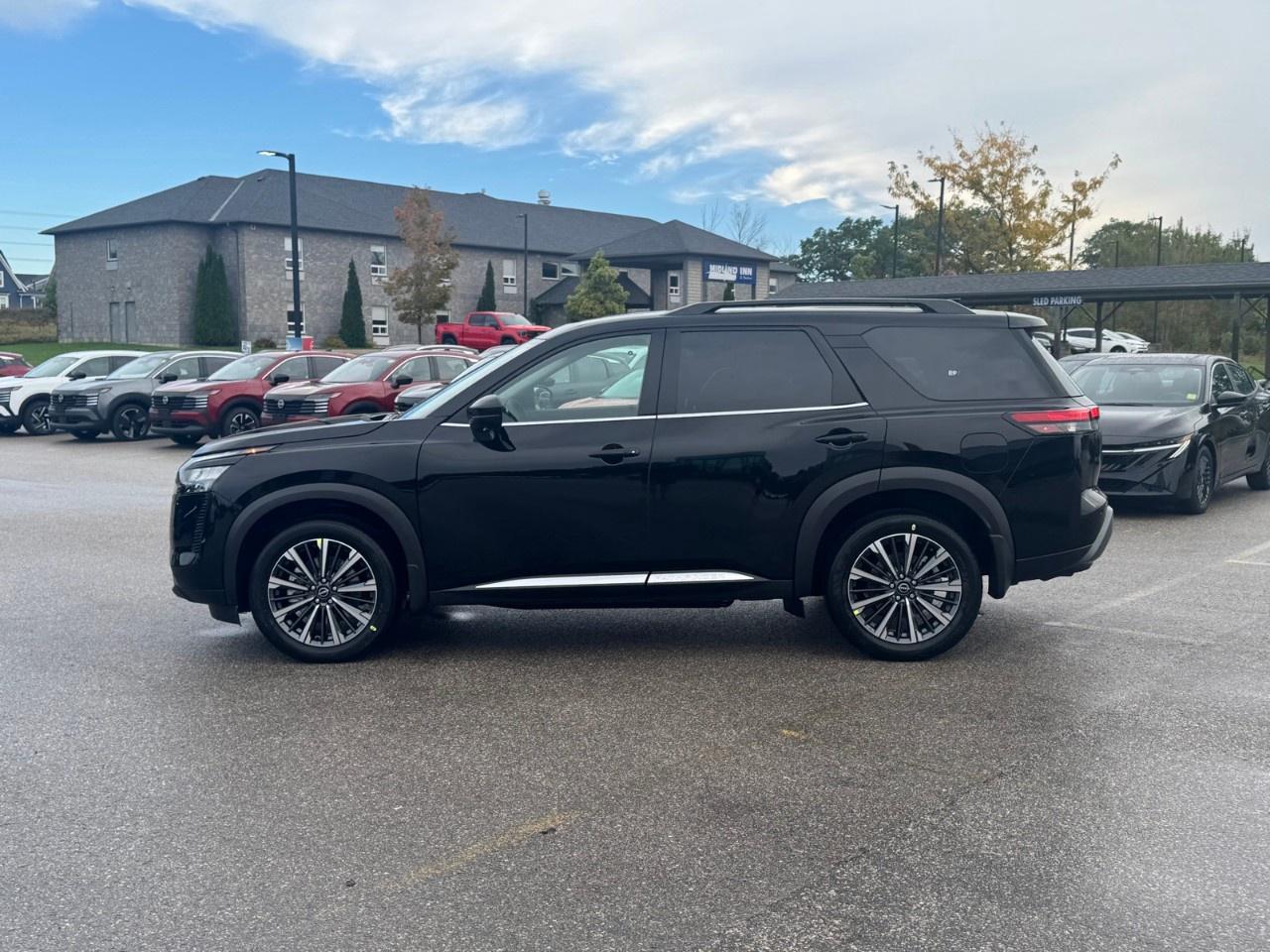2026 Nissan Pathfinder Platinum 4WD Photo