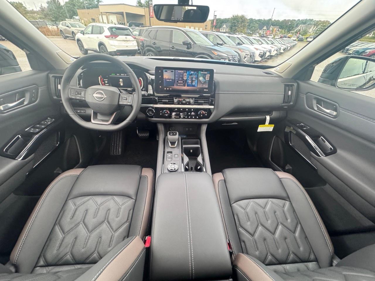 2026 Nissan Pathfinder Platinum 4WD Photo