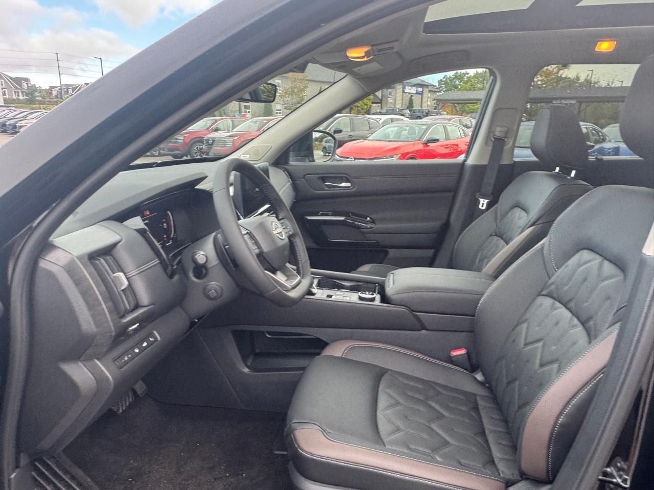 2026 Nissan Pathfinder Platinum 4WD Photo