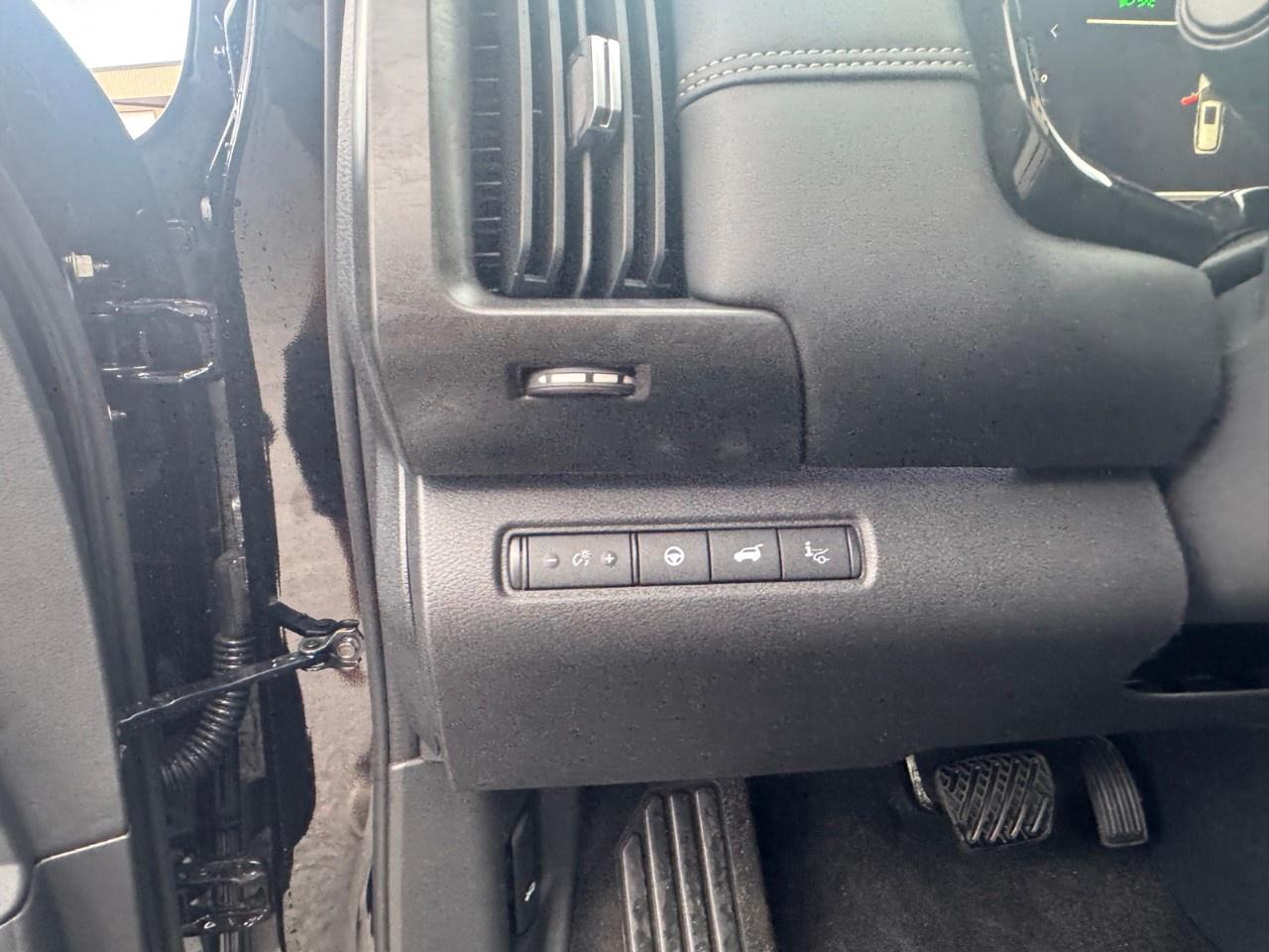 2026 Nissan Pathfinder Platinum 4WD Photo