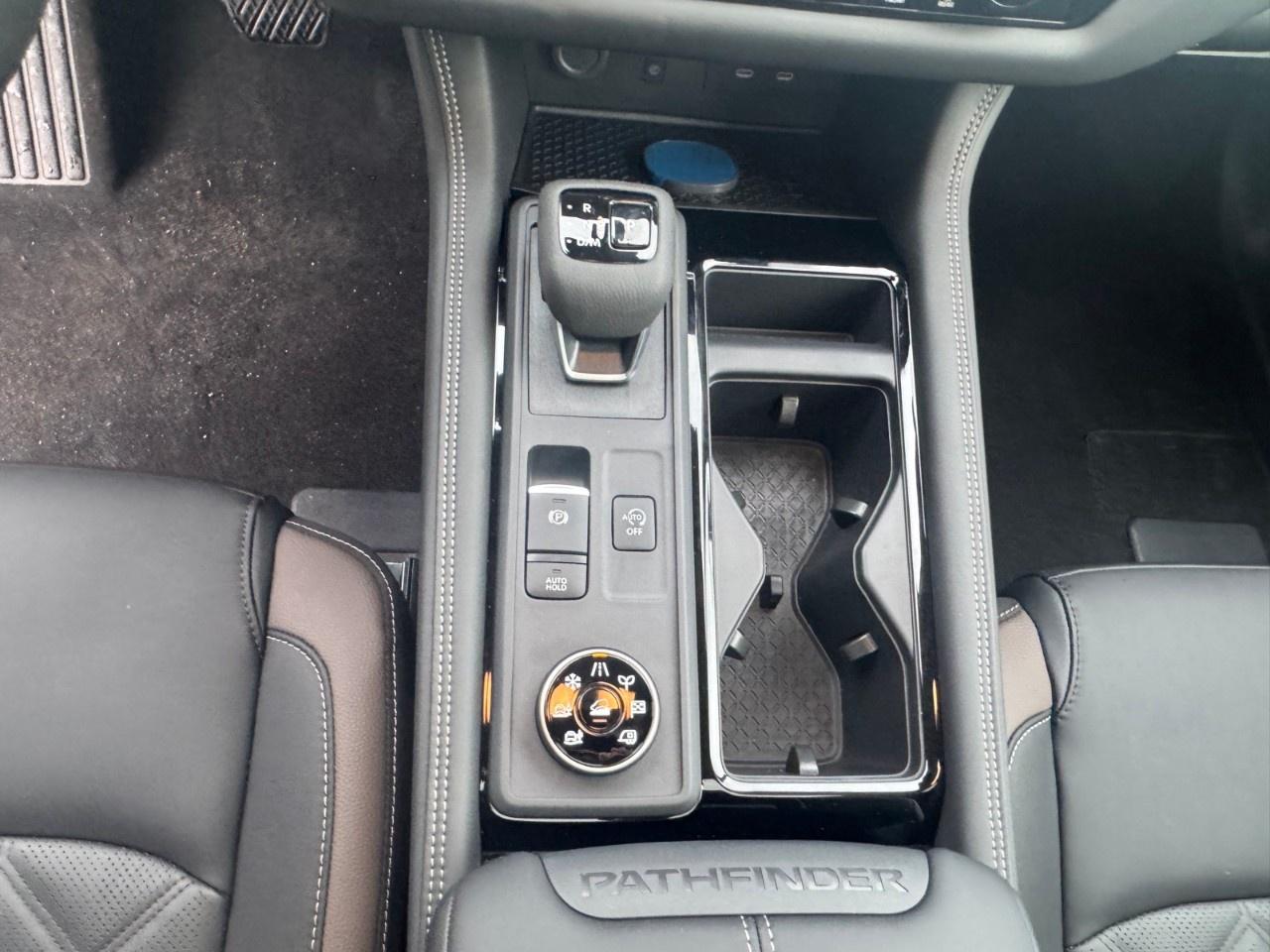 2026 Nissan Pathfinder Platinum 4WD Photo
