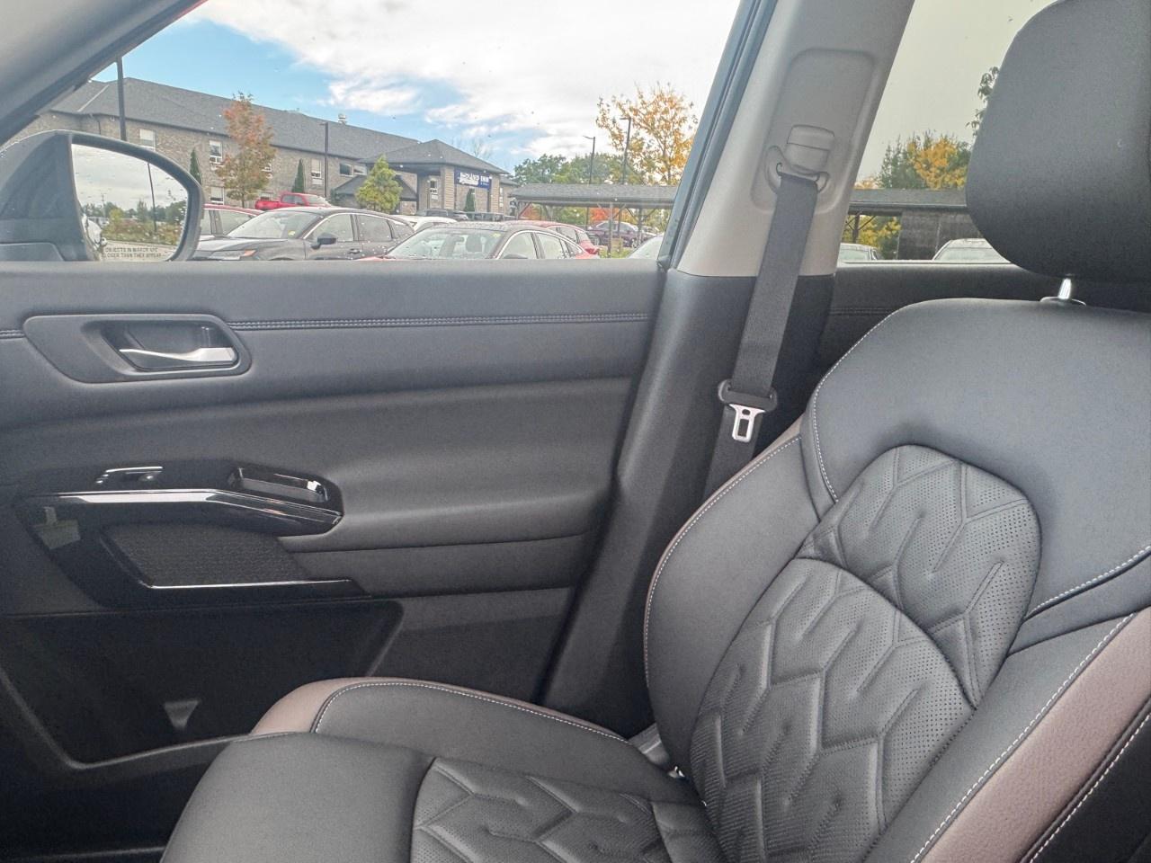 2026 Nissan Pathfinder Platinum 4WD Photo