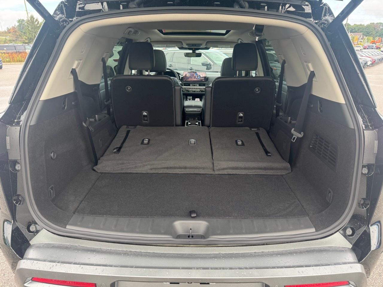 2026 Nissan Pathfinder Platinum 4WD Photo