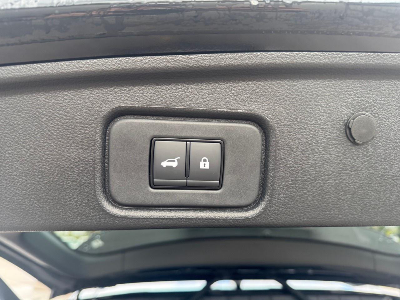 2026 Nissan Pathfinder Platinum 4WD Photo