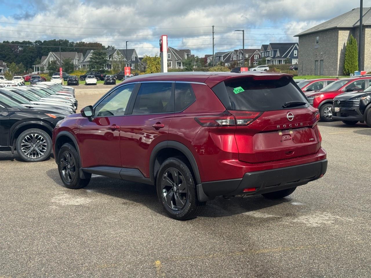 2026 Nissan Rogue AWD SV Moonroof Photo