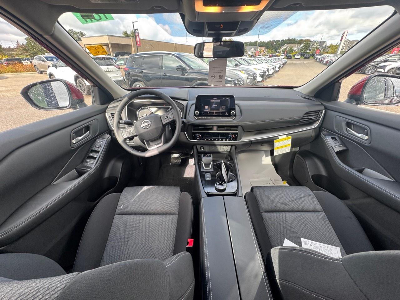 2026 Nissan Rogue AWD SV Moonroof Photo