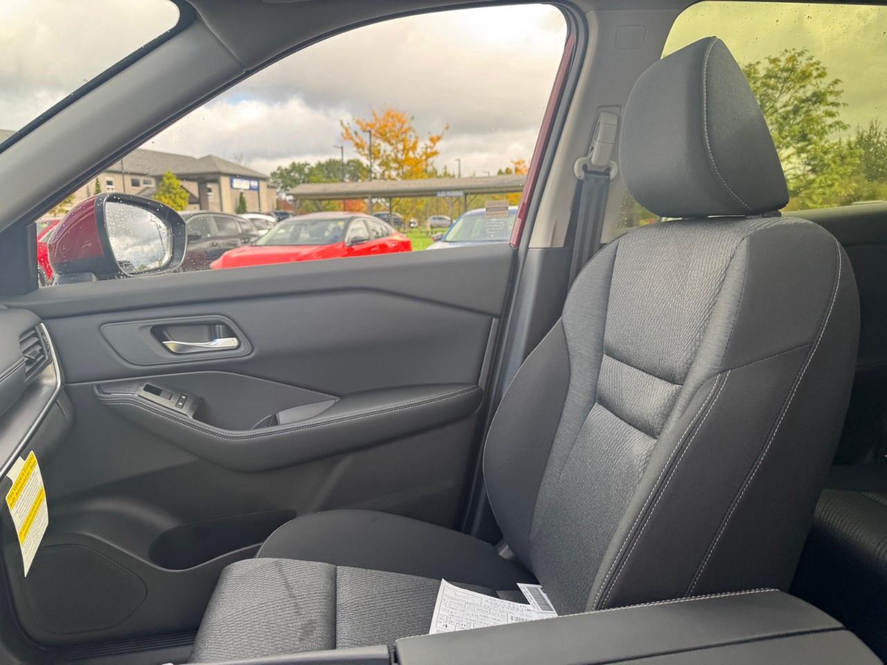 2026 Nissan Rogue AWD SV Moonroof Photo