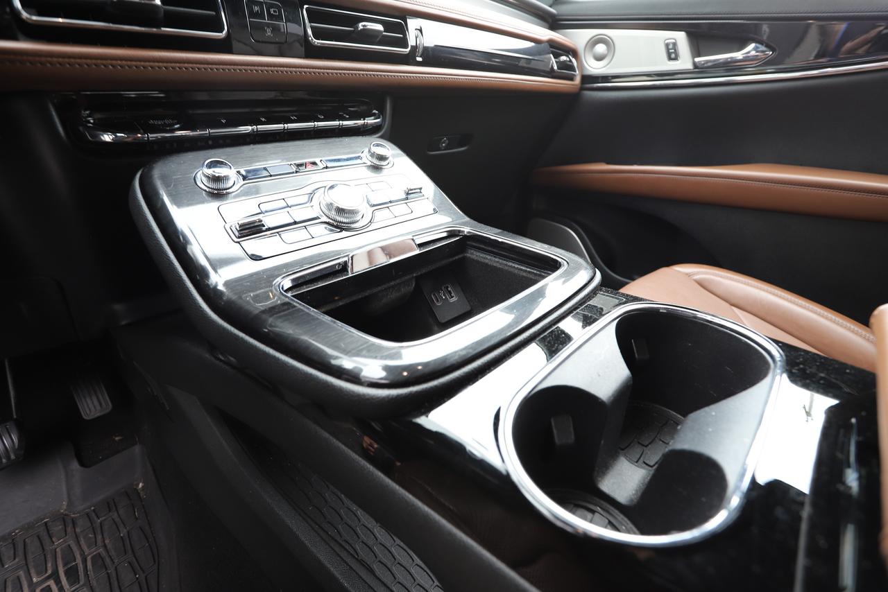 2023 Lincoln Nautilus Reserve AWD Photo