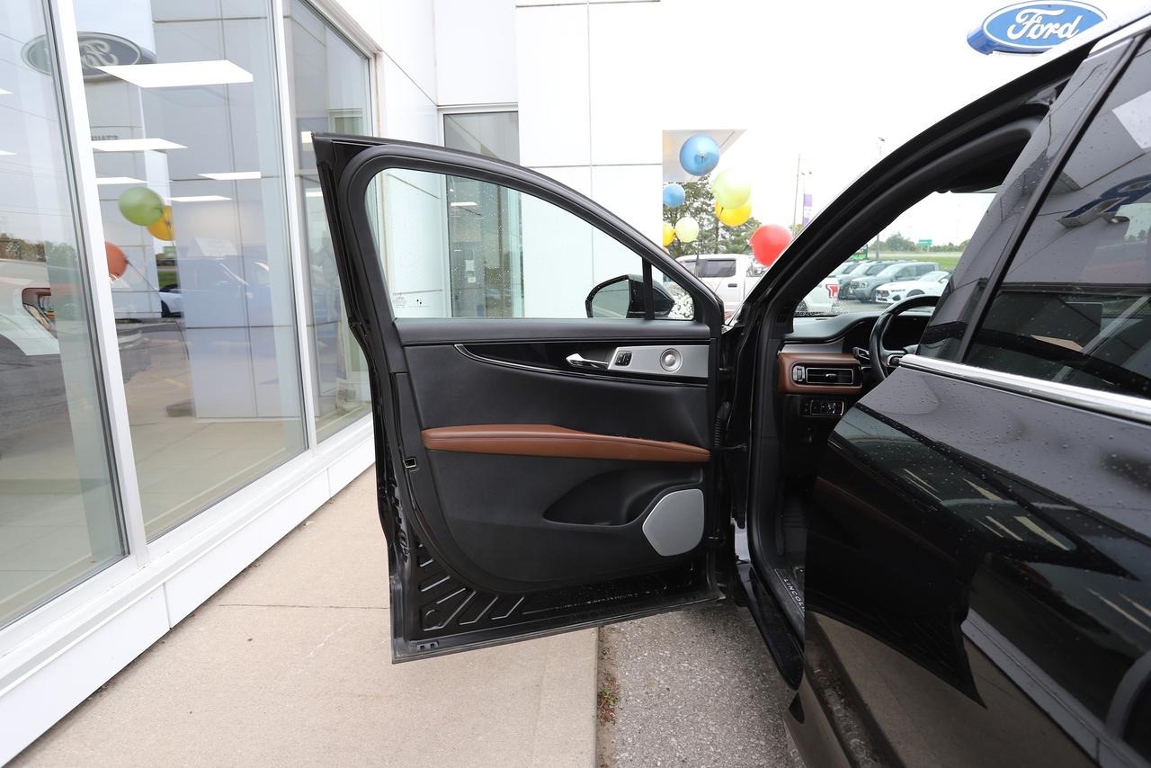 2023 Lincoln Nautilus Reserve AWD Photo