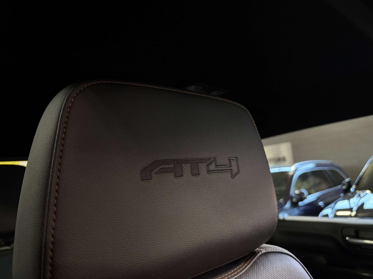 2023 GMC Sierra 2500 HD AT4|AWD|DURAMAX|NAV|BOSE|LEATHER|BEDLINER|SIDESTEP Photo