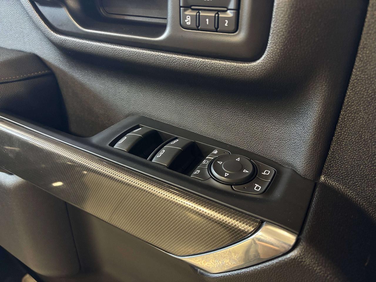 2023 GMC Sierra 2500 HD AT4|AWD|DURAMAX|NAV|BOSE|LEATHER|BEDLINER|SIDESTEP Photo