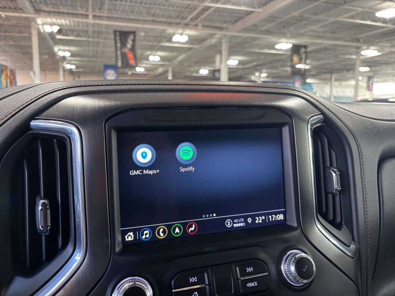 2023 GMC Sierra 2500 HD AT4|AWD|DURAMAX|NAV|BOSE|LEATHER|BEDLINER|SIDESTEP Photo